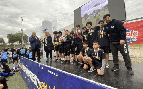 COLEGIO FRANCISCO PETRINOVIC GANÓ PRIMER LUGAR VARONES EN MASIVO SOPROLE